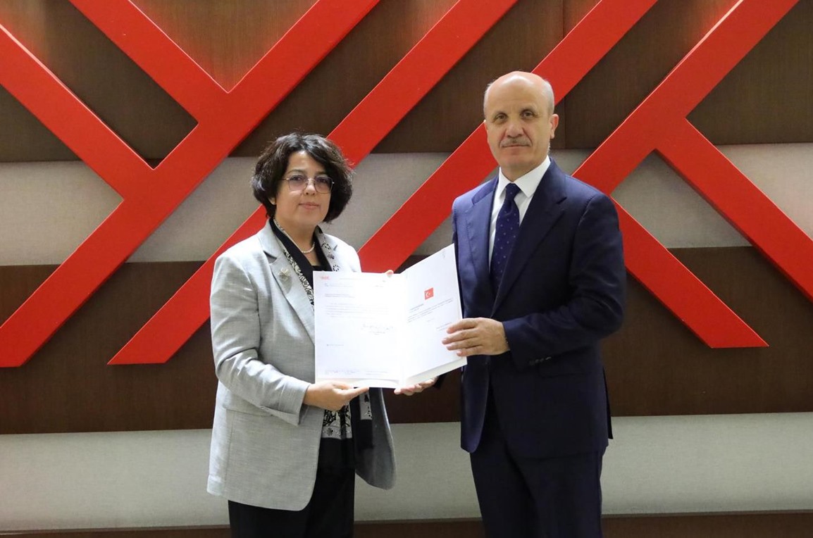 Rektörümüz Prof. Dr. Emine Gümüşsoy Mazbatasını Aldı