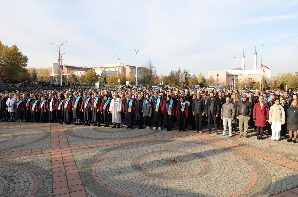 Büyük Önder Atatürk'ü Andık