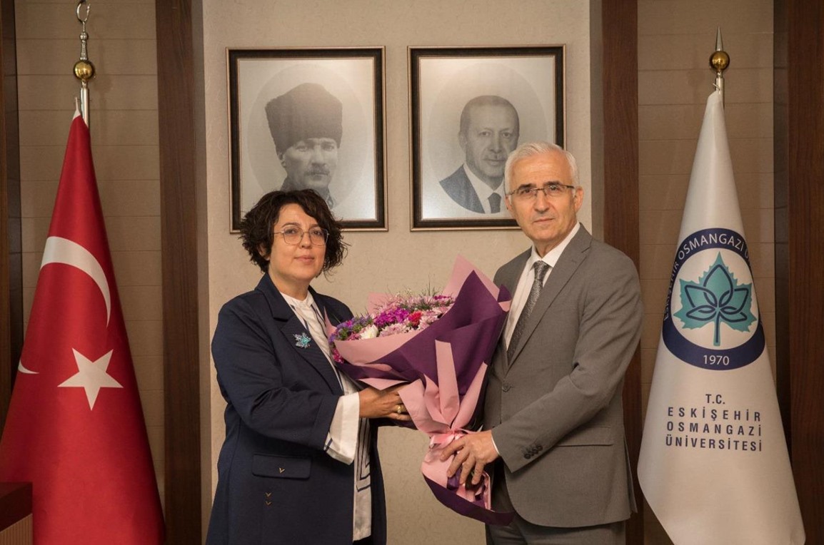 Üniversitemiz Rektörü Prof. Dr. Emine Gümüşsoy Devir Teslim Töreninin Ardından Görevine Başladı